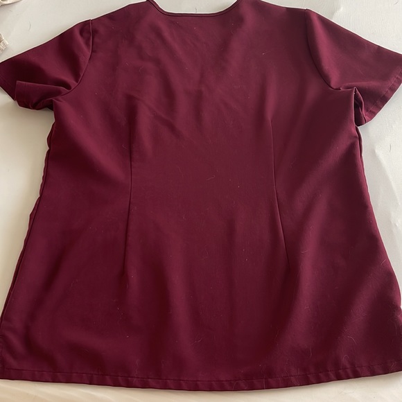 Figs burgandy v neck scrub top - Picture 3 of 4